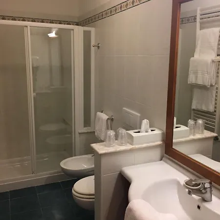 Otel Venezia 4*